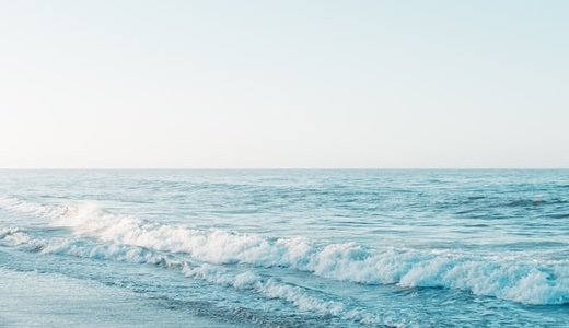 コンテナハウスで自宅ゴルフ練習場は作れる？プレハブとの違いと条件